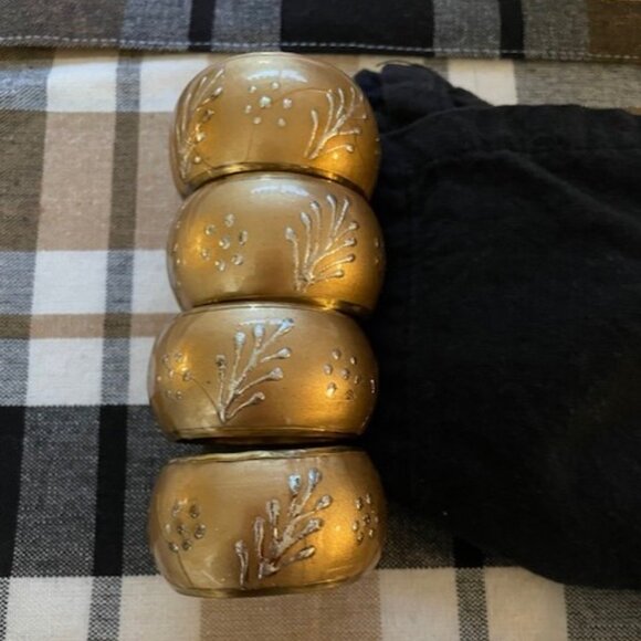 SIMONS Christmas Golden Mistletoe Branches Napkin Rings Set of 4 - Picture 1 of 2